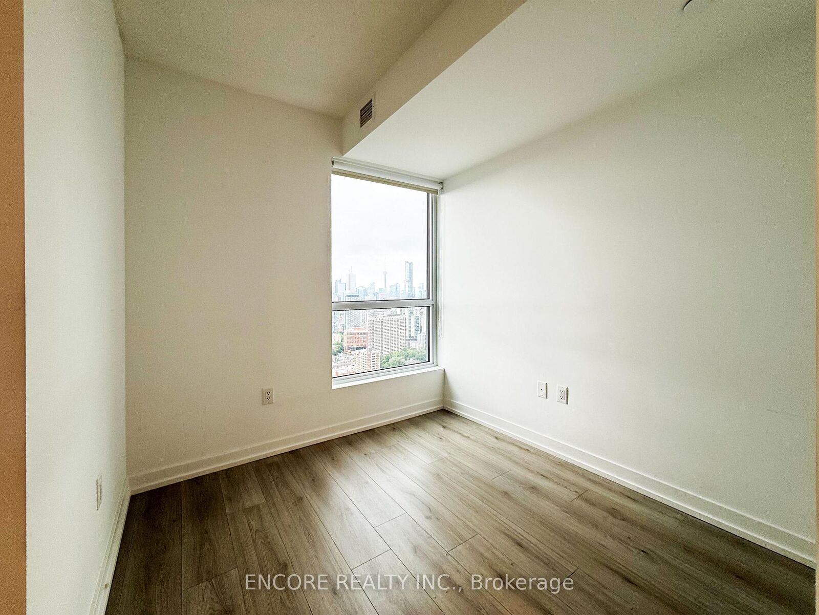 Property Photo: 395 Bloor Street E 3801 ON M4W 3T1