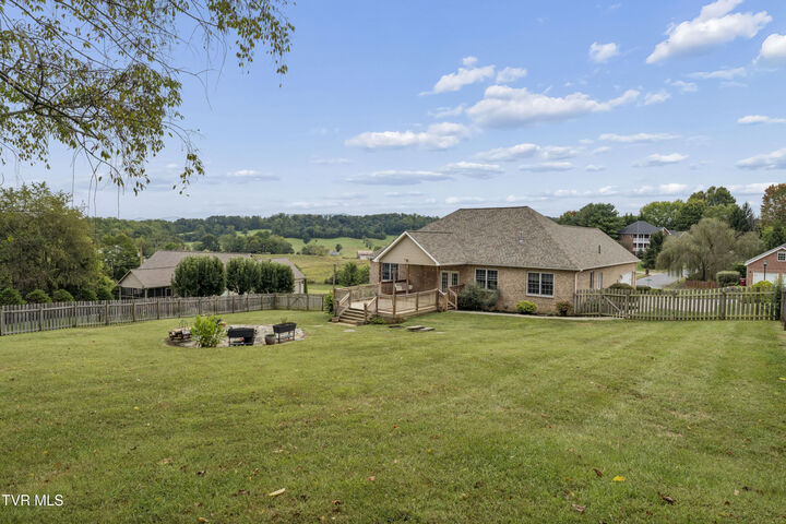 Property Photo: 404 Mizpah Hills Drive TN 37604