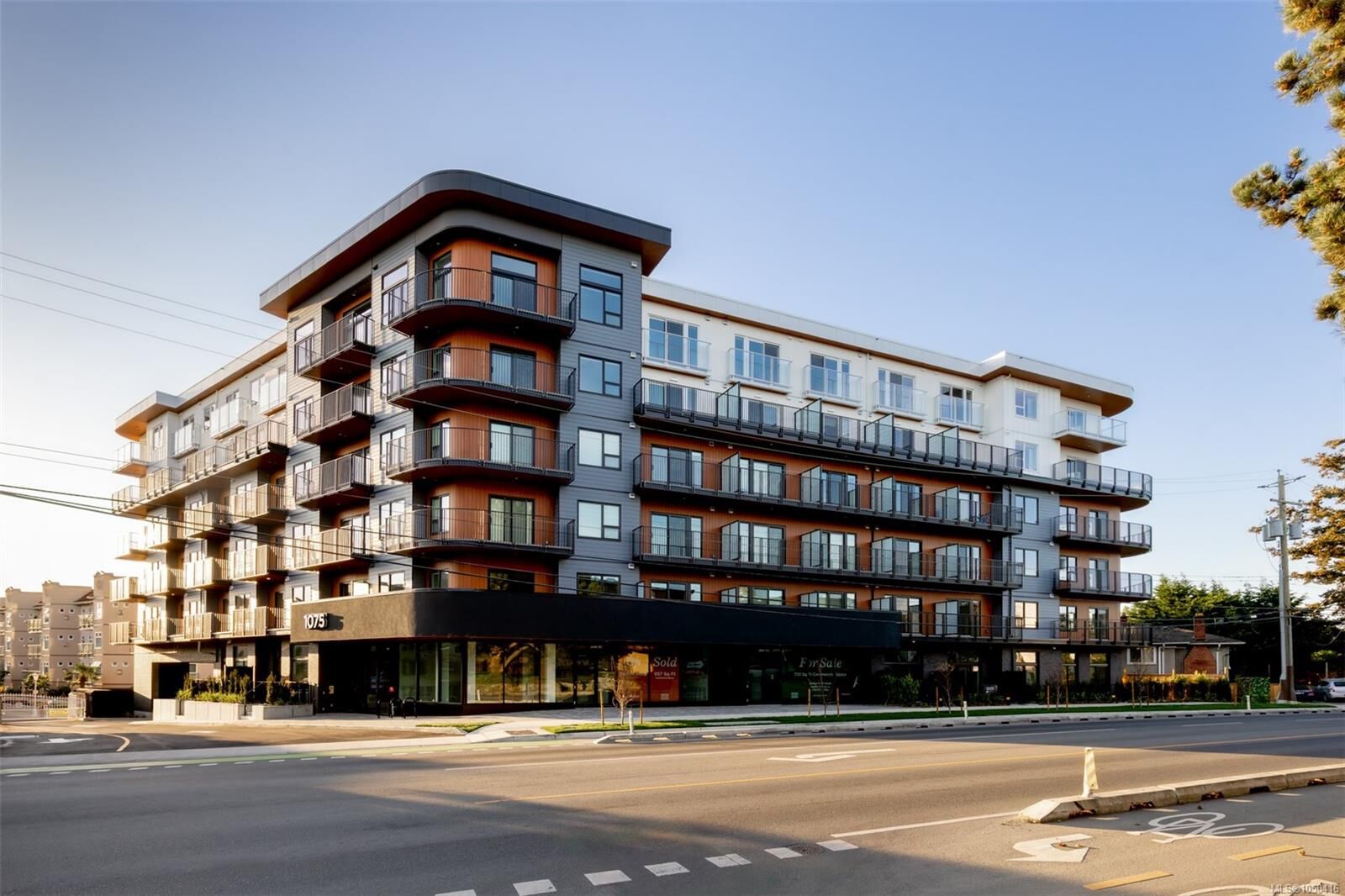Property Photo: 1075 Tillicum Rd #206 BC V9A 2A4