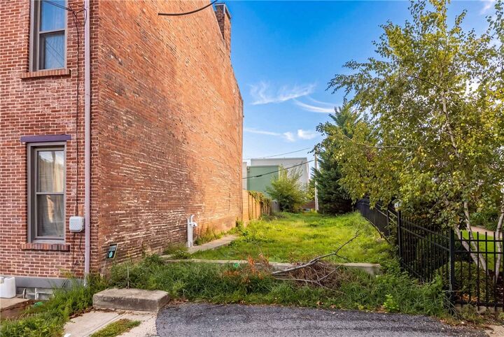 Property Photo:  117 45th St  PA 15201 