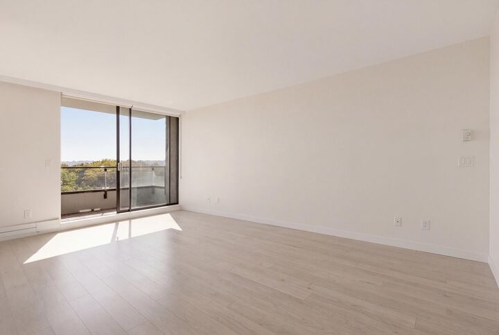 Property Photo:  2370 W 2nd Avenue 902  BC V6K 1J2 