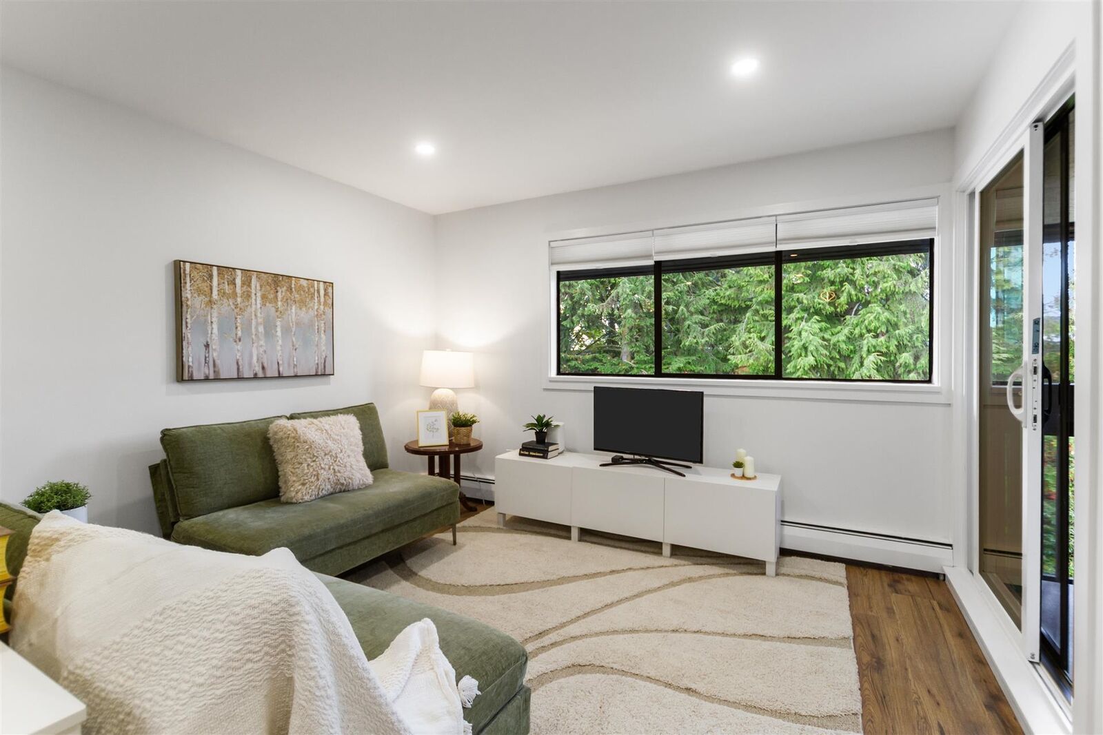 Property Photo:  1561 Vidal Street 301  BC V4B 5A7 