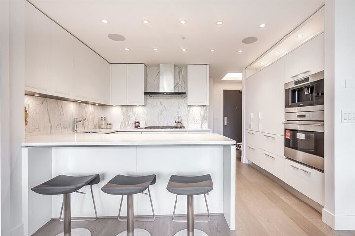 Property Photo:  6333 W Boulevard 207  BC V6M 3X5 