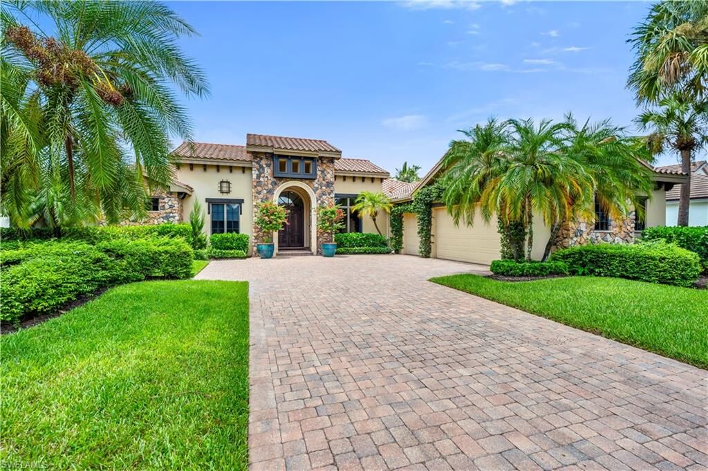 Property Photo:  11875 Hedgestone Ct  FL 34120 