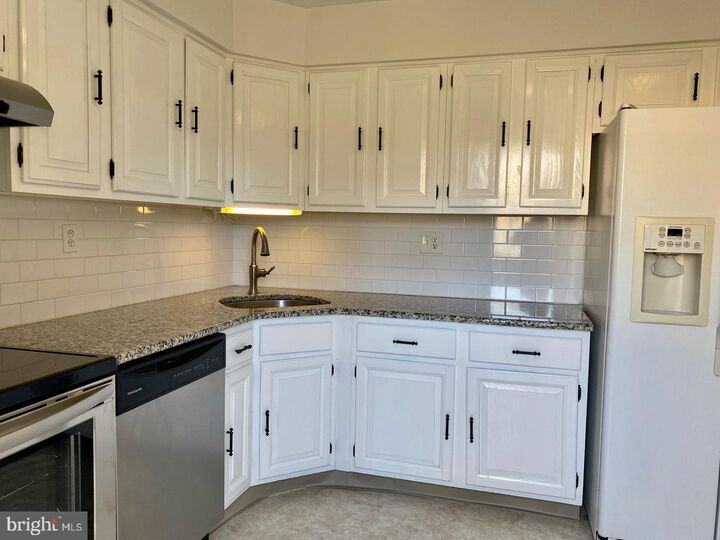 Property Photo: 1784 N Dove Road PA 19067
