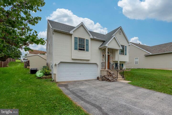 Property Photo:  668 Blossom Hill Lane  PA 17313 