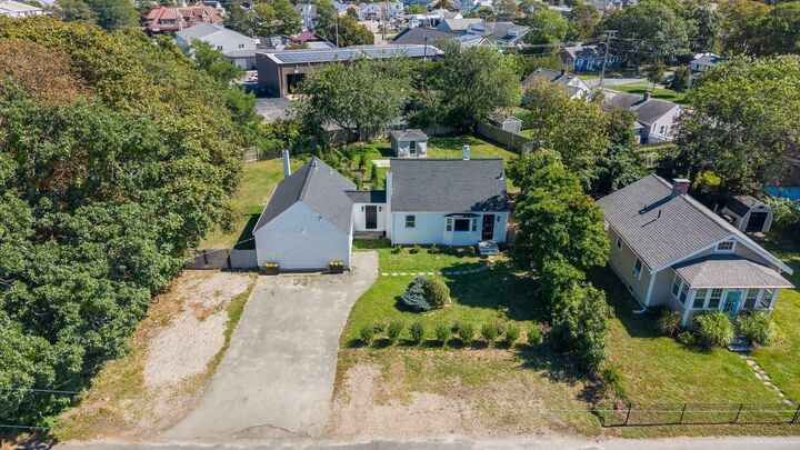 Property Photo:  72 Grove Street  MA 02601 