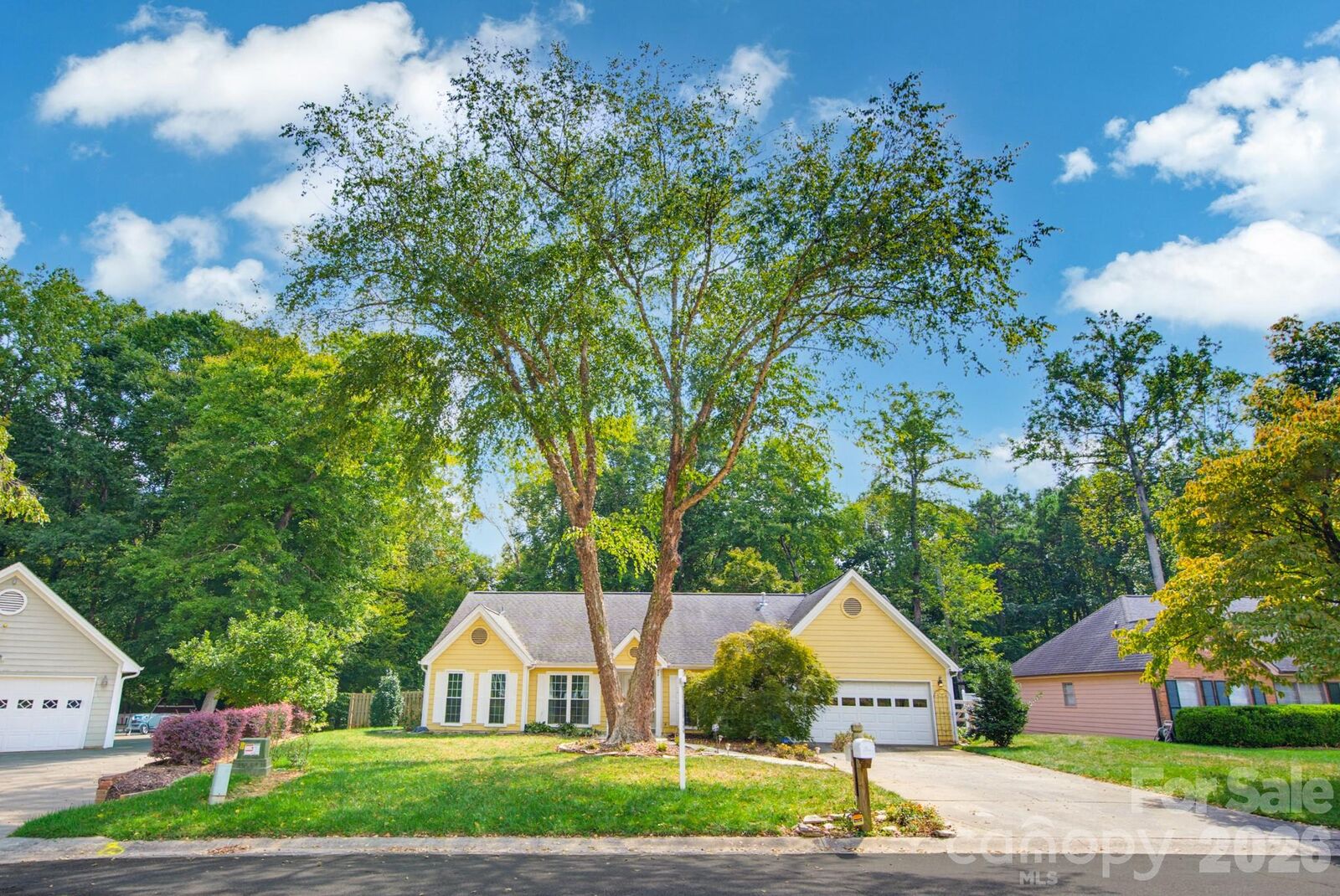 Property Photo: 6609 Paul Schadt Lane NC 28227