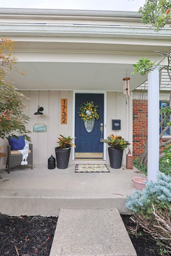 Property Photo: 1732 Fullerton Drive OH 45240
