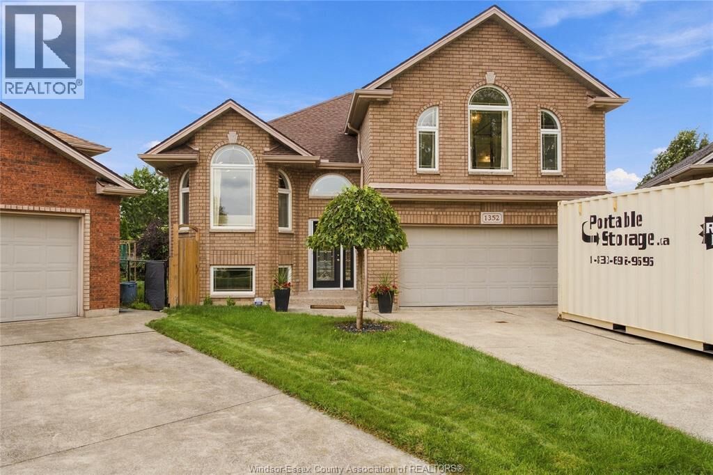 Property Photo:  1352 Meridian  ON N9G 2Z8 