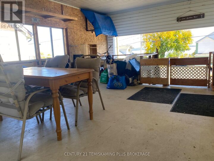Property Photo:  402 Meridian Avenue  ON P0J 1K0 