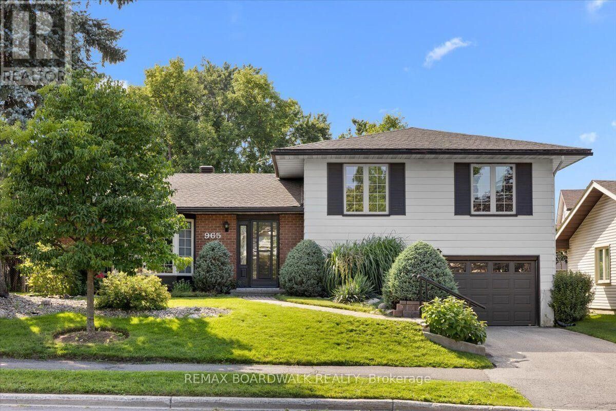 Property Photo: 965 Cahill Drive West ON K1V 9H9