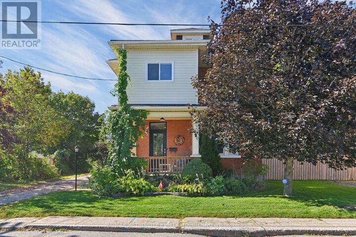 Property Photo:  450 Barr Street  ON K7V 1K1 