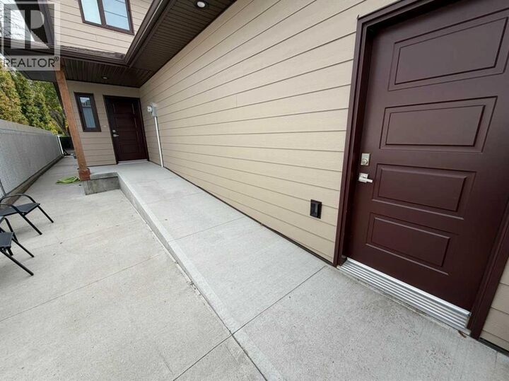 Property Photo:  519 1 Street West  AB T1R 0G3 