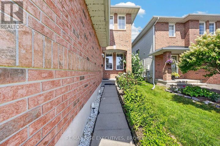 Property Photo: 254 Ellesmeer Avenue ON K7P 3C6