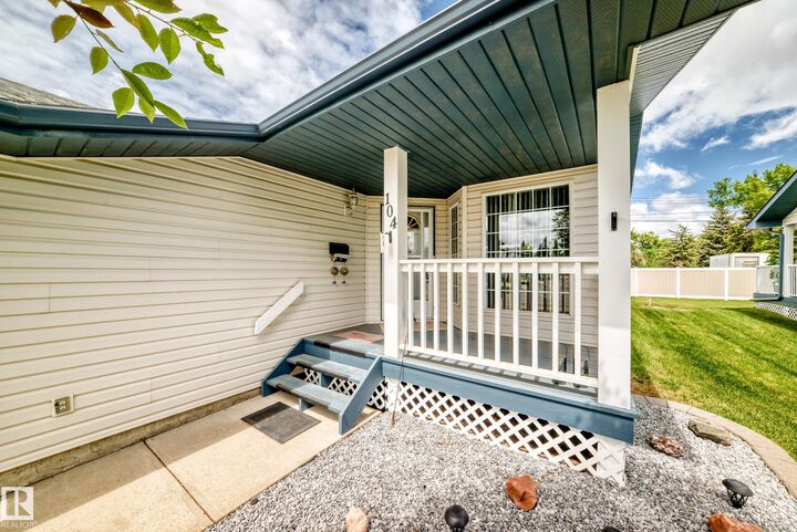Property Photo:  104 Maisonette Village  AB T9E 6T1 