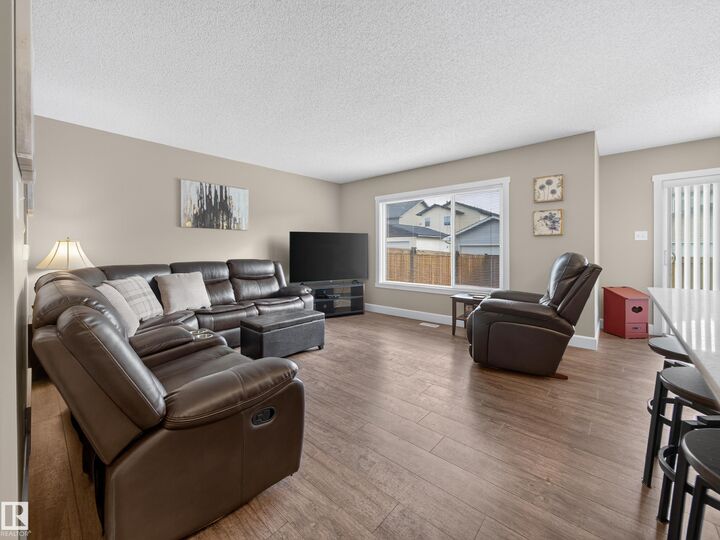 Property Photo:  13 Hudson Cove  AB T7X 0R8 