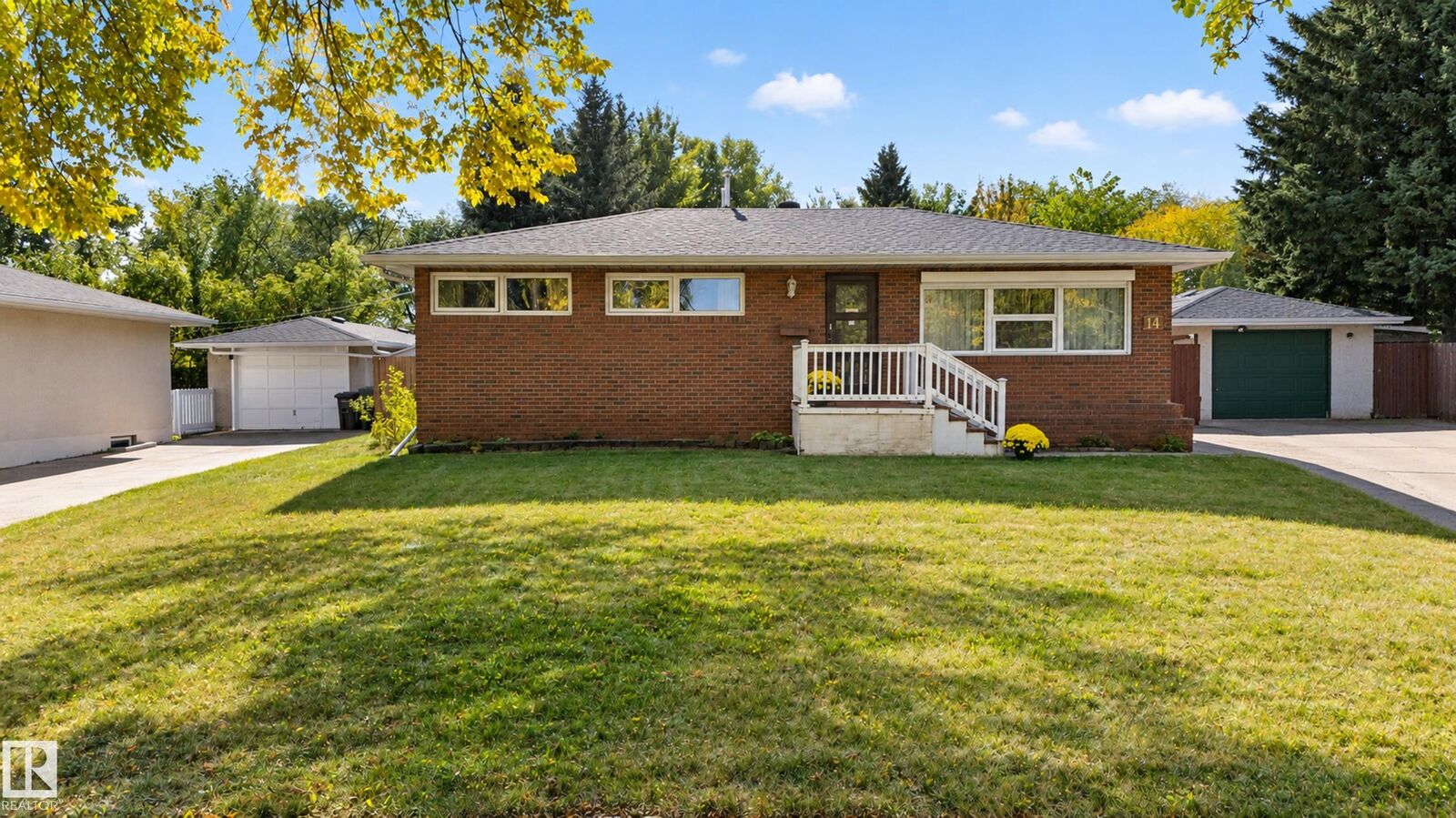 Property Photo:  14 Sonora Drive  AB T8N 0L4 