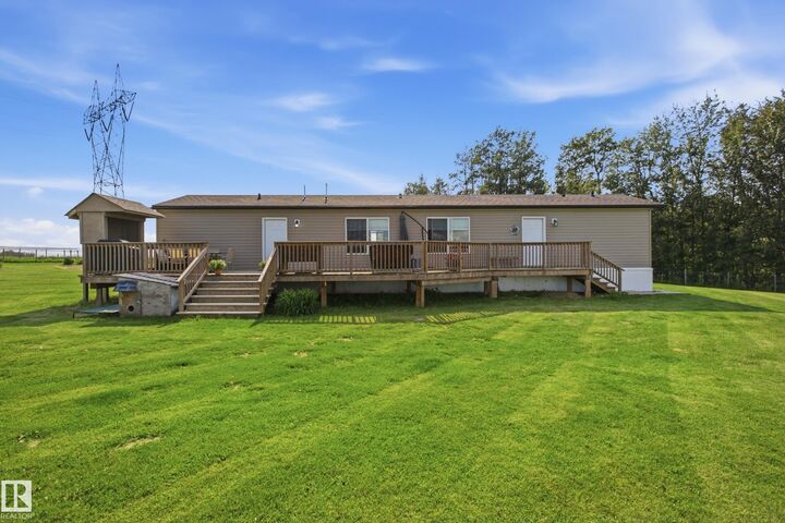 Property Photo:  51017 Rge Rd 14  AB T7Y 2C8 