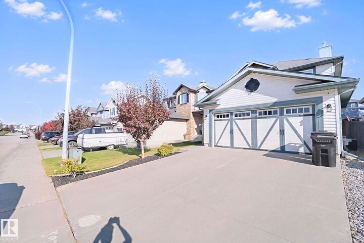 Property Photo:  324 Ascott Crescent  AB T8H 0A8 