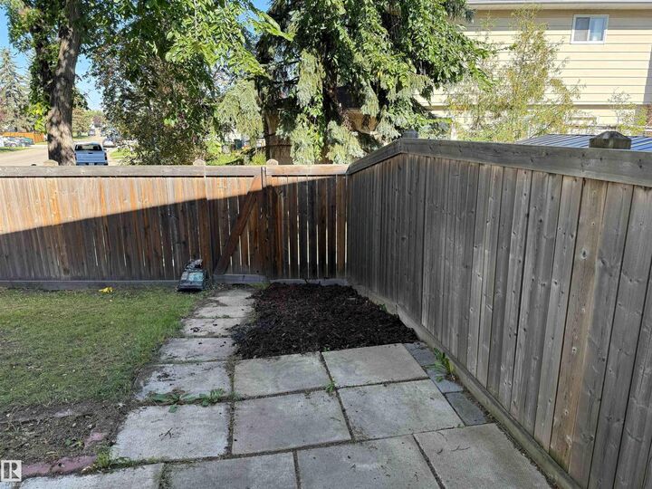 Property Photo:  18207 74 Avenue NW  AB T5T 2G6 