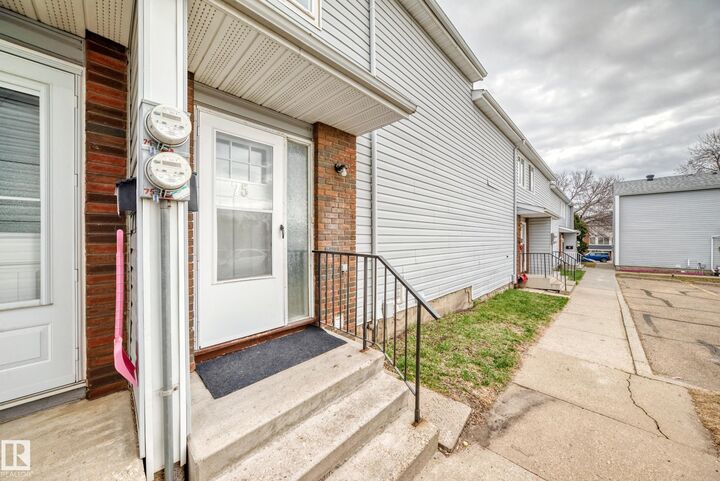 Property Photo:  75 Amberly Court NW  AB T5A 2N9 