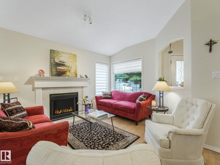 Property Photo:  122 Haddow Close NW  AB T6R 2P8 