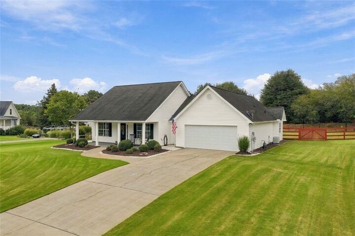Property Photo:  8225 Wimbledon Court  GA 30506 