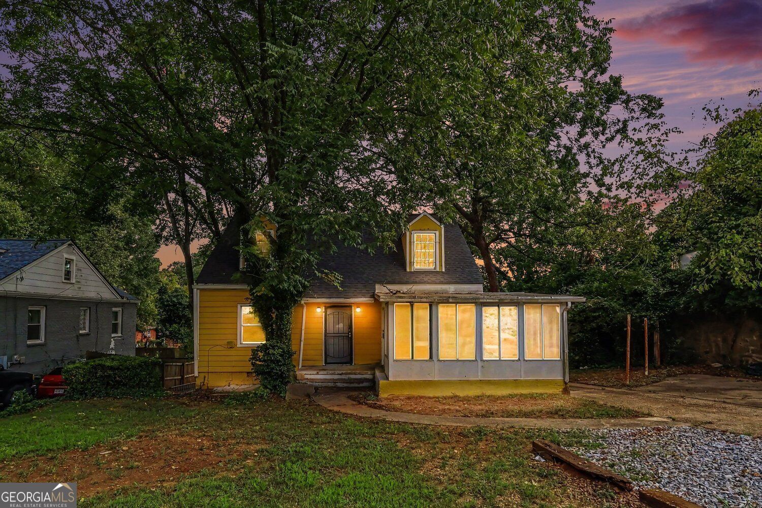 Property Photo: 1239 Eastland Road SE GA 30316
