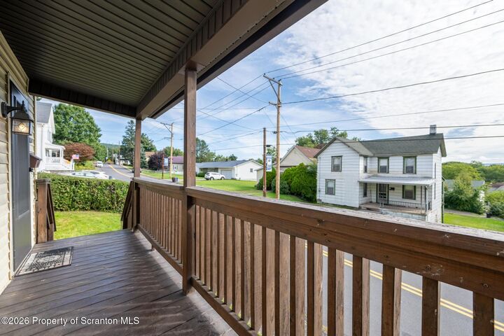 Property Photo:  1005 Oak Street  PA 18508 
