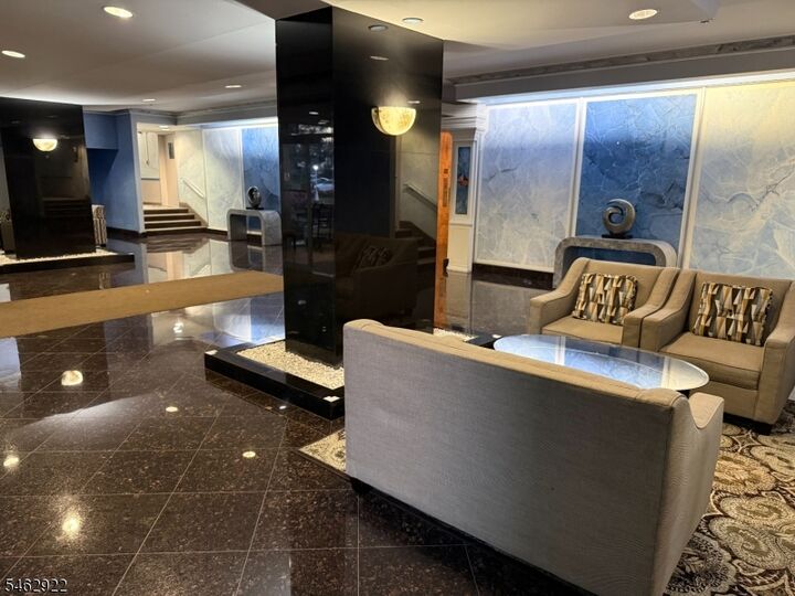 Property Photo:  280 Prospect Ave 5N  NJ 07601 
