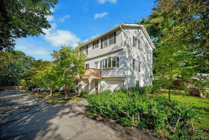 Property Photo:  17 Wood Court A  NY 10591 