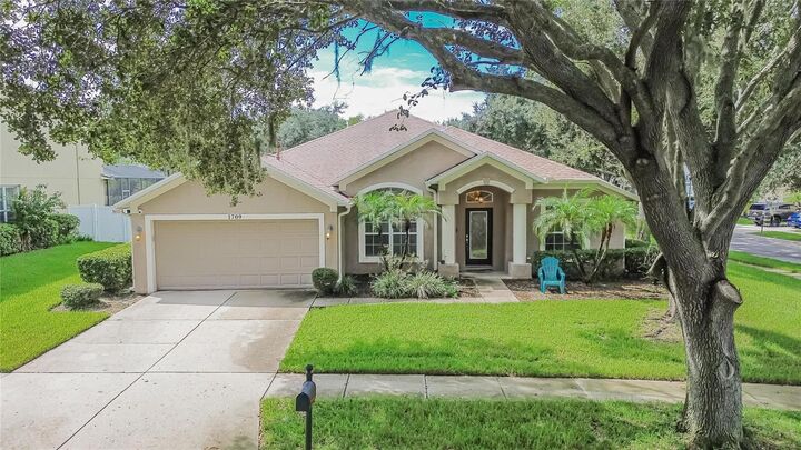 Property Photo:  1709 Woodwatch Way  FL 33510 