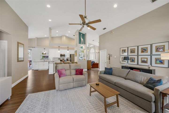 Property Photo: 5004 Culver Place FL 33511
