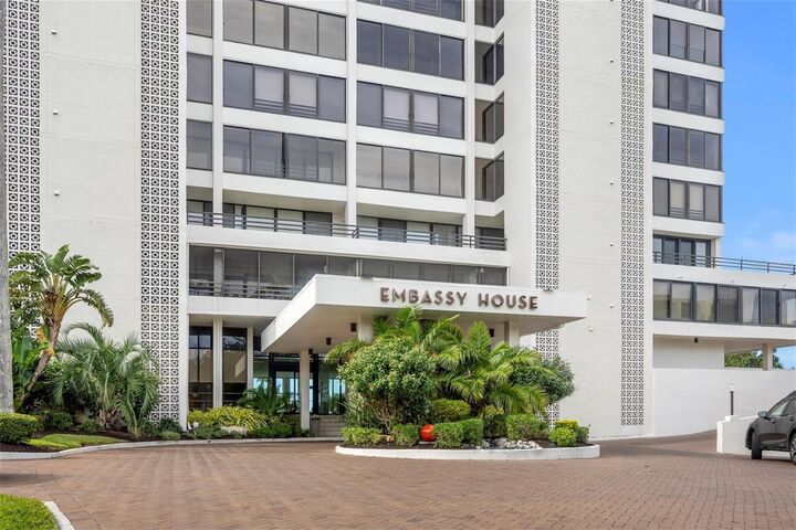 Property Photo: 770 S Palm Avenue 1001 FL 34236
