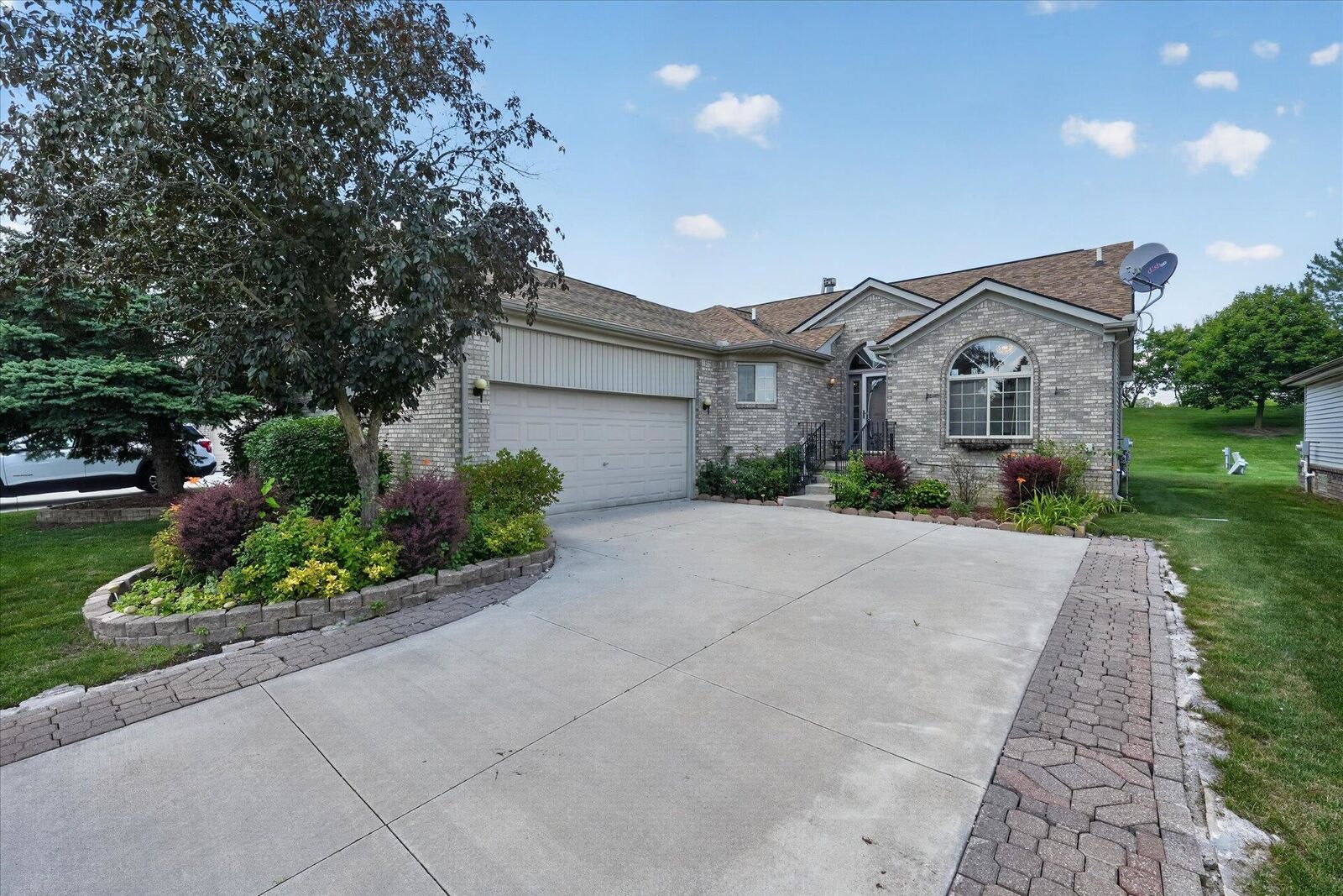 Property Photo:  3527 New Boston Avenue  MI 48314 