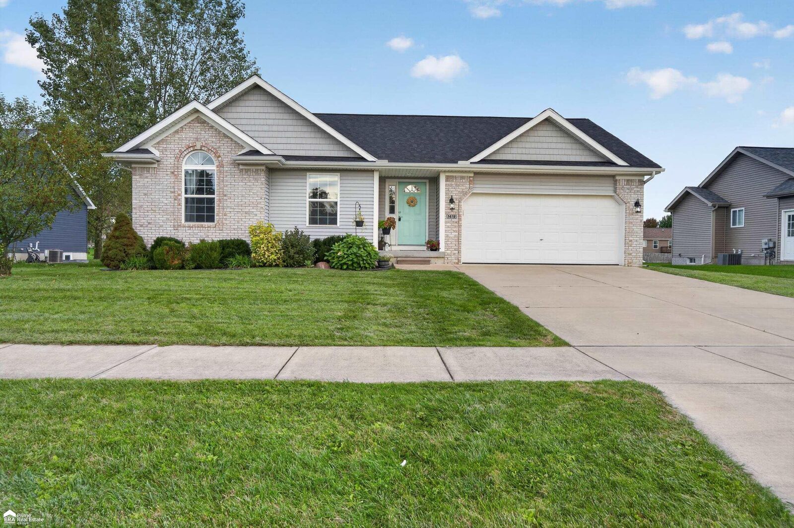 Property Photo: 1419 Pondview Drive MI 48423