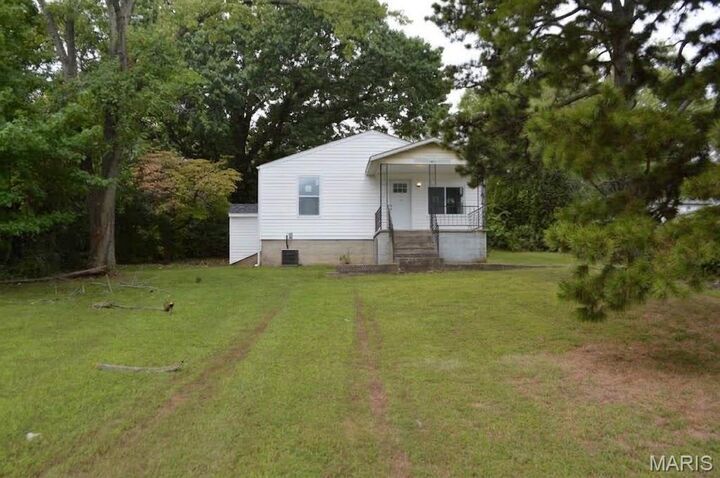 Property Photo:  1019 Vine Street  MO 63028 