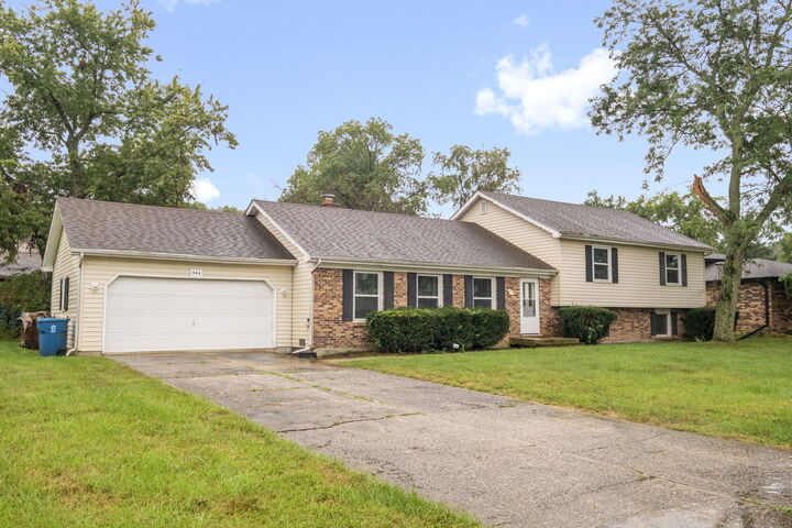 Property Photo:  944 Carol Lane  IL 60417 