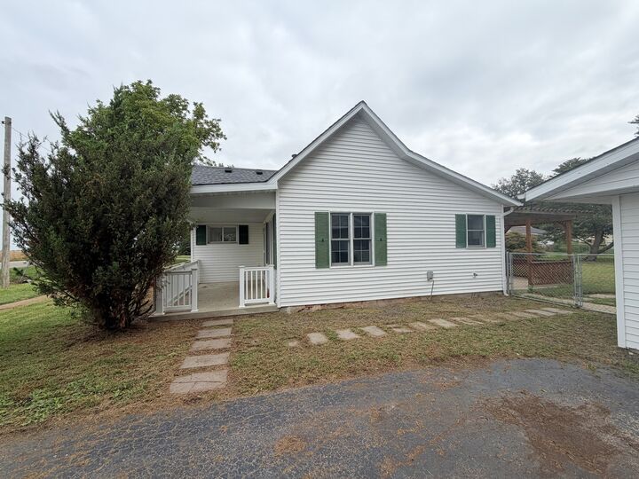 Property Photo:  314 N Constant Street  IL 62520 