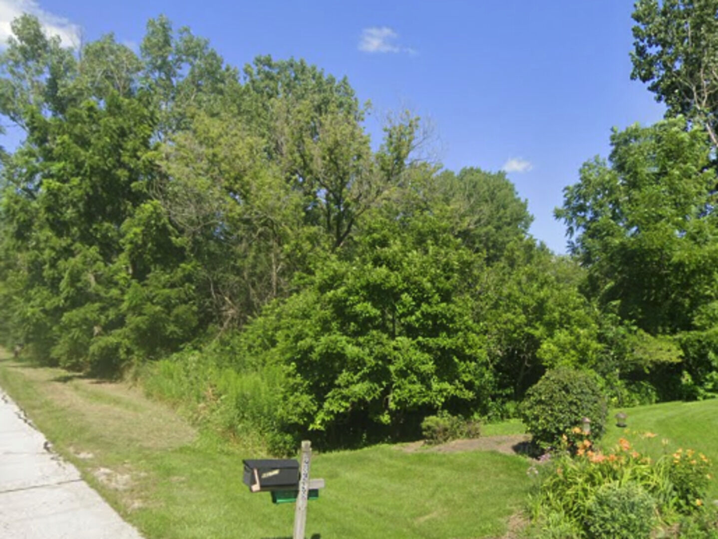 Property Photo:  28601 N Monroe Street  IL 60084 