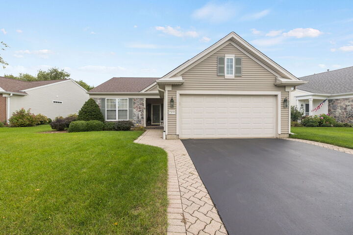 Property Photo: 13050 Crestview Drive IL 60142