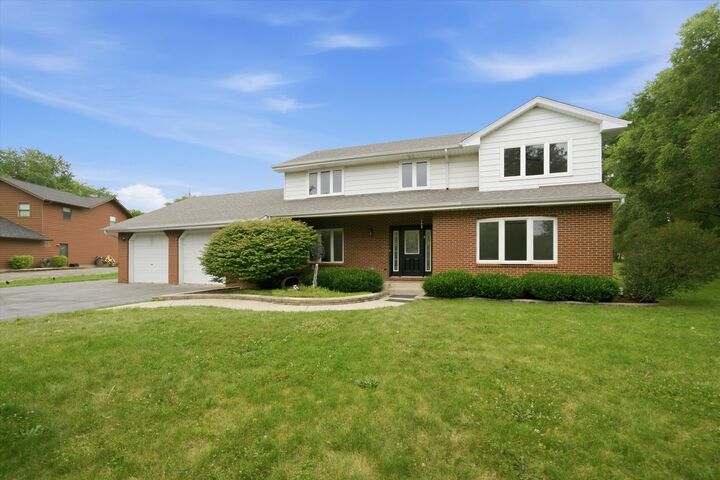Property Photo:  518 Meadow Court  IL 60096 
