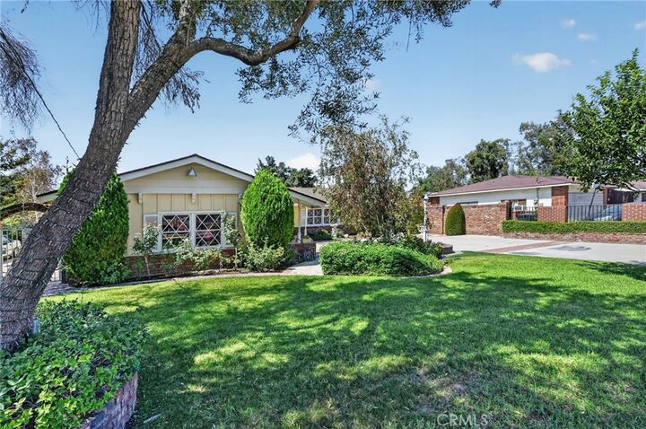 Property Photo: 10248 Redwood Avenue CA 92335