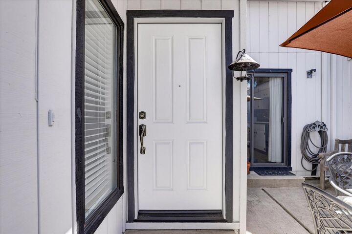 Property Photo: 219 Woodside Court CA 95945