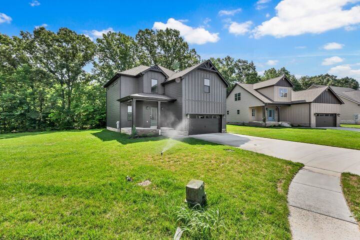 Property Photo: 353 Chase Dr TN 37043