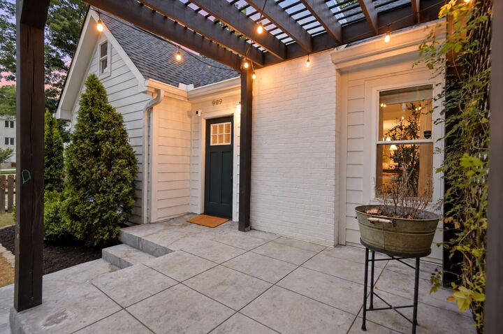 Property Photo: 909 McClurkan Ave TN 37206