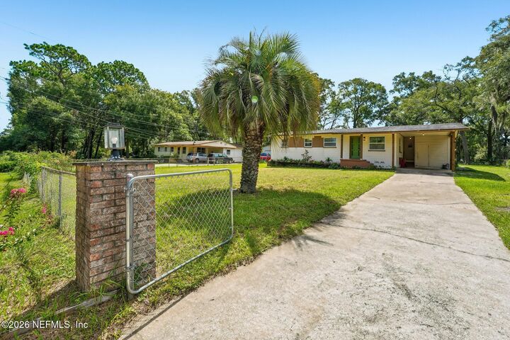 Property Photo: 1112 Baisden Road FL 32218
