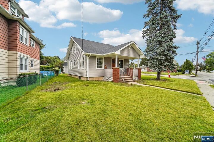 Property Photo:  119 Colfax Avenue  NJ 07442 