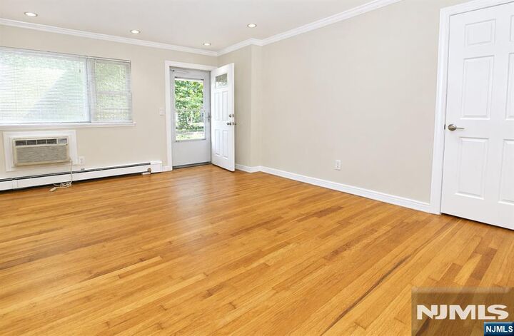Property Photo:  216 Washington Drive 216  NJ 07446 